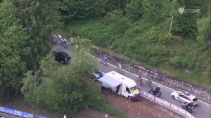 Giro - blue line / pink line